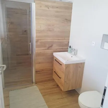 Domcek Badin, Banska Bystrica شقة Badin